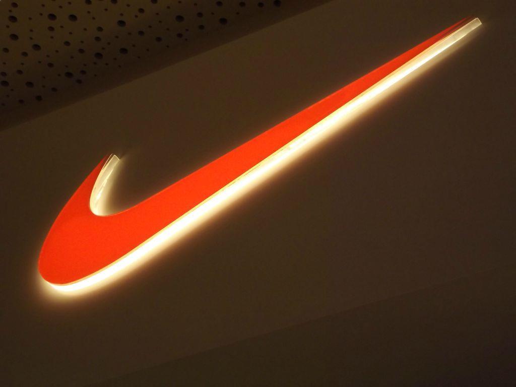 Inkrusteeringuga valguskast